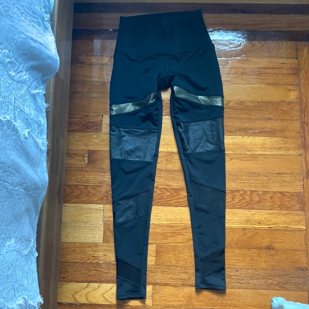 XS Onzie Leggings